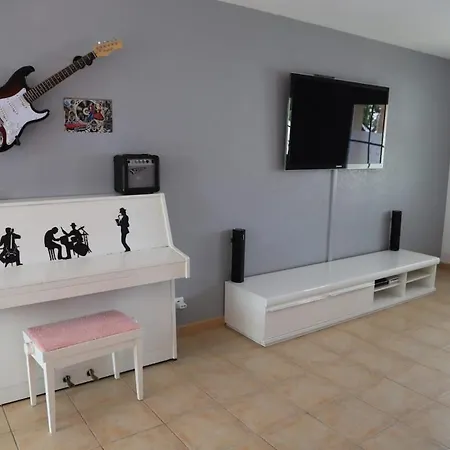 Maison De A * Angles (Vendee)